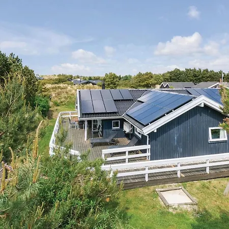 펜션 Cozy Home In Henne With Sauna *
