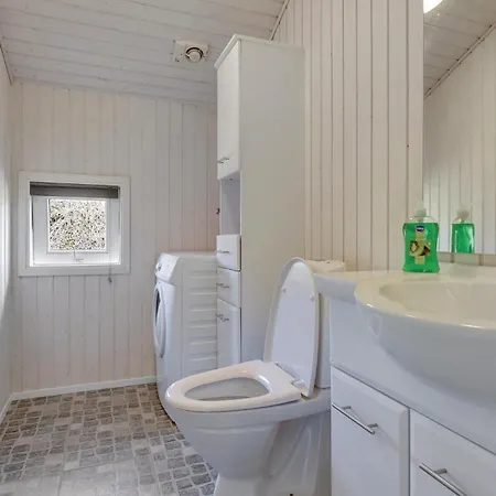 Cozy Home In Henne With Sauna 펜션 *
