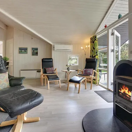 펜션 Cozy Home In Henne With Sauna *